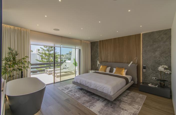 Image No.4-4 Bed Townhouse for sale