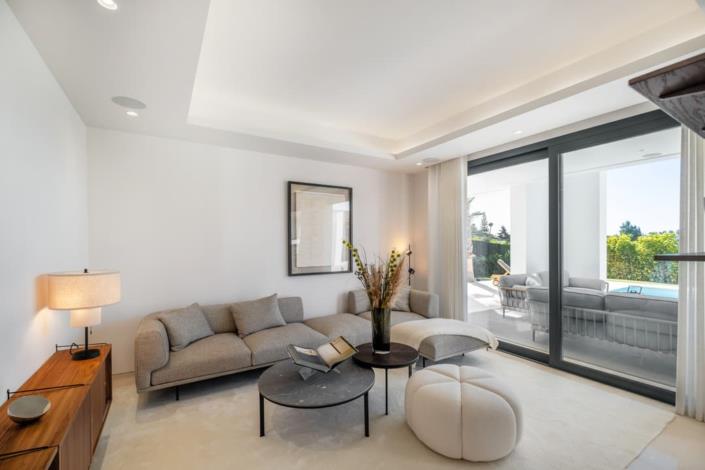 Image No.9-6 Bed Villa for sale