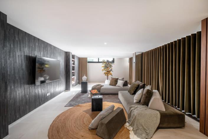 Image No.17-6 Bed Villa for sale