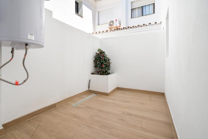 Image No.3-4 Bed Townhouse for sale