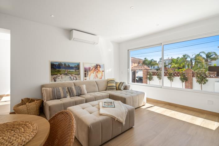 Image No.10-4 Bed Townhouse for sale