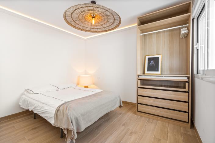 Image No.20-4 Bed Townhouse for sale