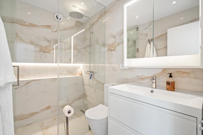 Image No.23-4 Bed Townhouse for sale