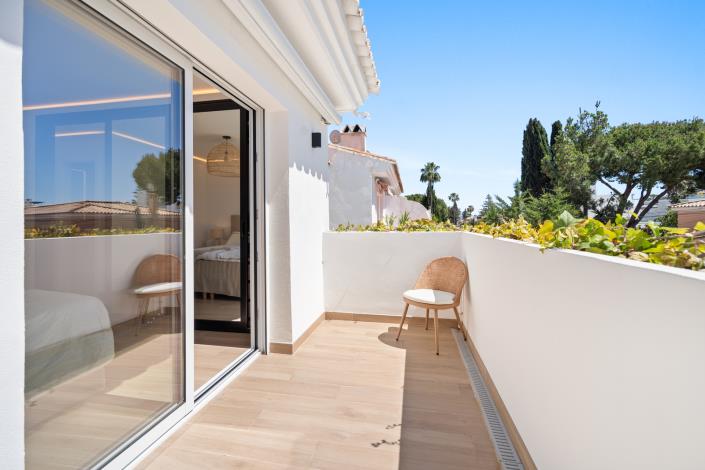 Image No.25-4 Bed Townhouse for sale