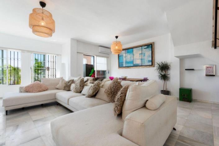 Image No.3-4 Bed Villa for sale