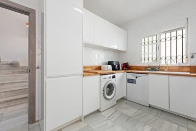 11-20939a0134ad724a8cb2a801094d15a4