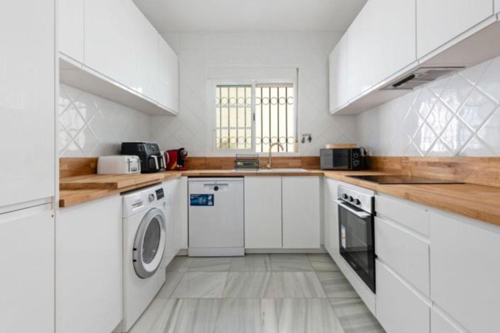 Image No.15-4 Bed Villa for sale