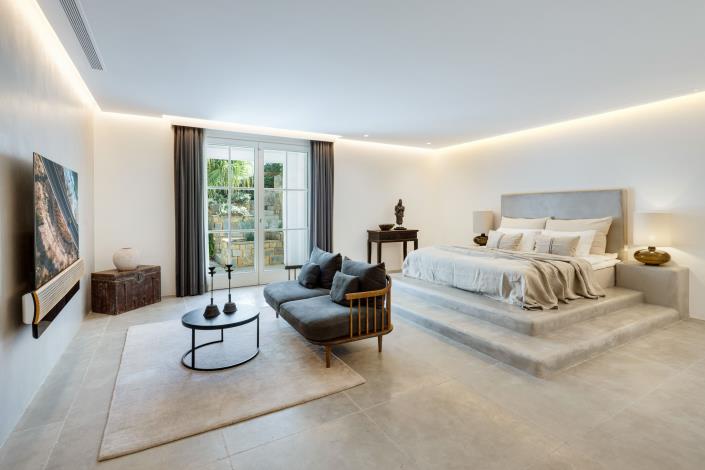 Image No.5-7 Bed Villa for sale