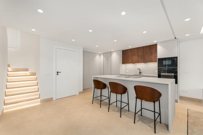 Image No.6-4 Bed Townhouse for sale