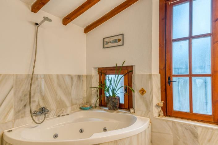 Image No.20-7 Bed Villa for sale