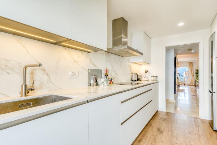 Image No.8-3 Bed Apartment for sale