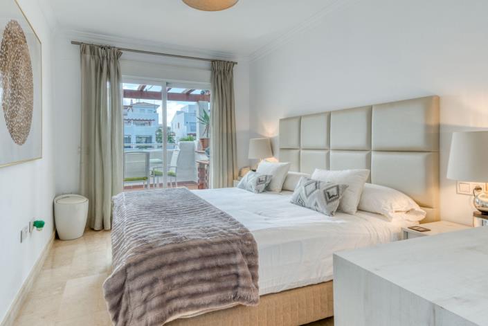 Image No.24-3 Bed Apartment for sale