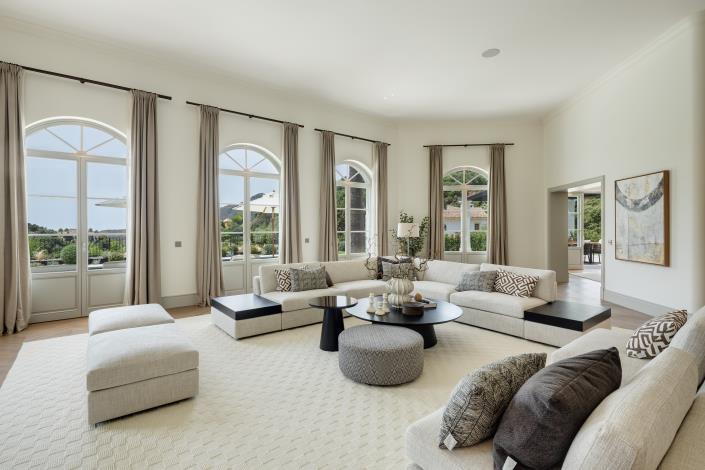 Image No.2-5 Bed Villa for sale