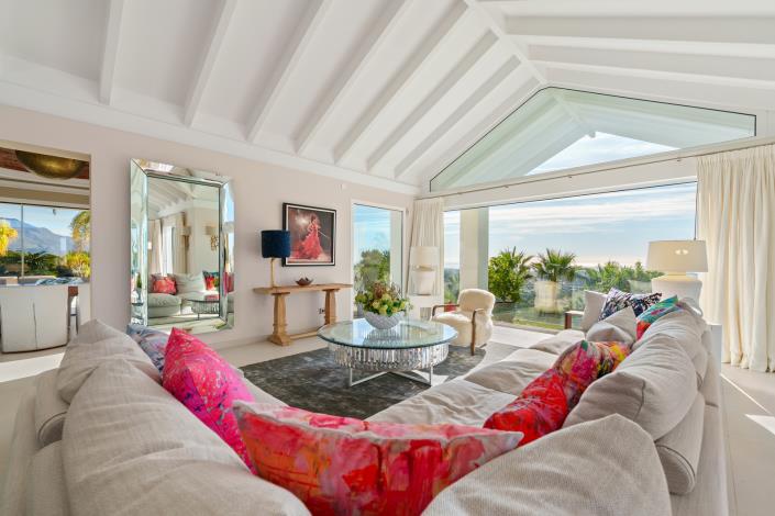 Image No.5-9 Bed Villa for sale