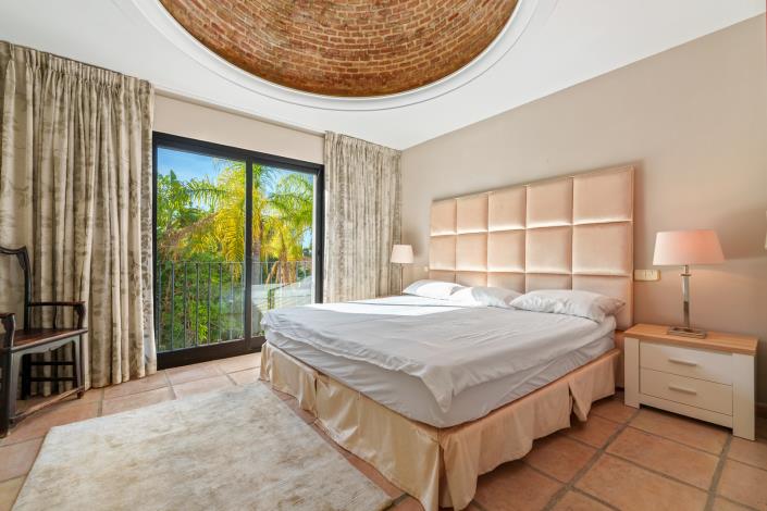 Image No.21-9 Bed Villa for sale