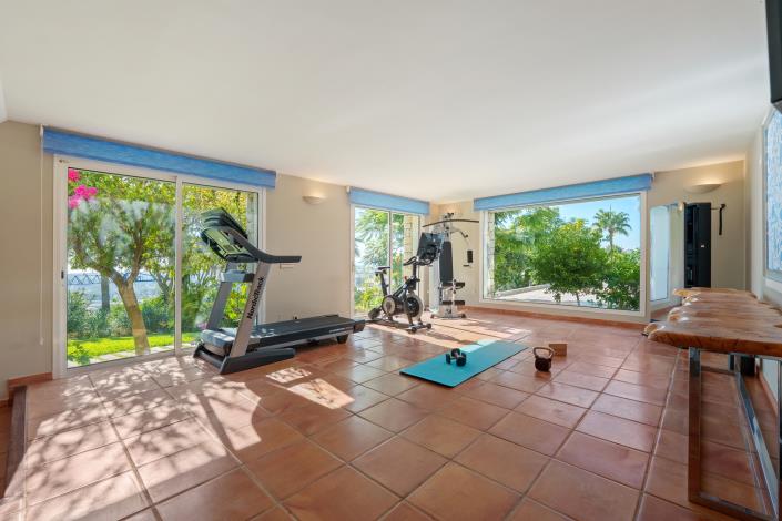 Image No.52-9 Bed Villa for sale