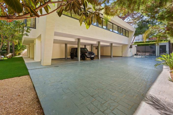 Image No.14-5 Bed Villa for sale