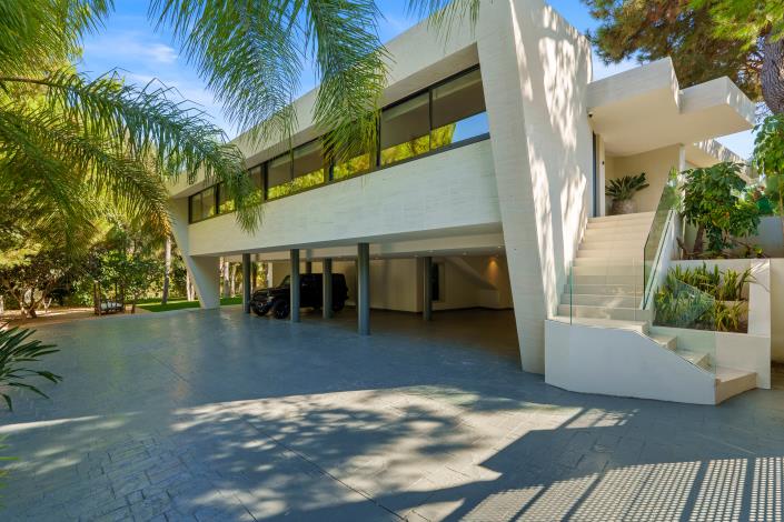 Image No.36-5 Bed Villa for sale