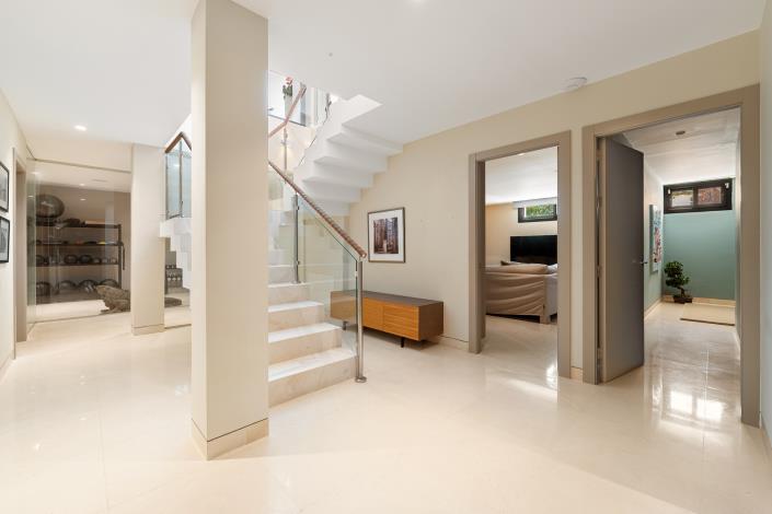 Image No.6-5 Bed Villa for sale