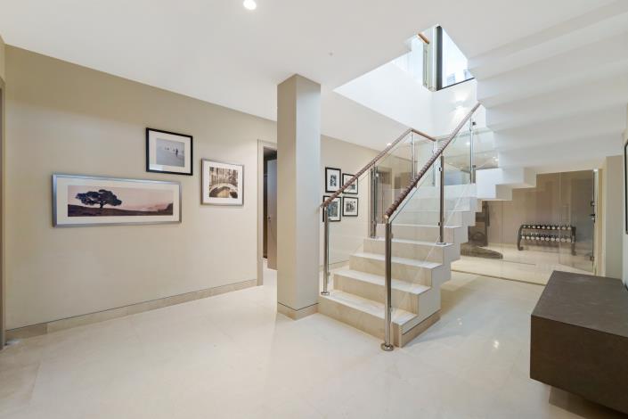 Image No.37-5 Bed Villa for sale