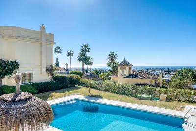 10-bb915d1cb19341576dcdc994b81ab9c5