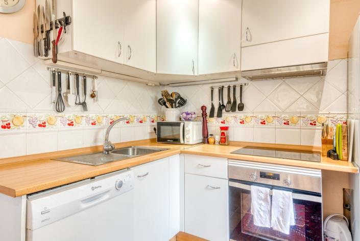 Image No.14-3 Bed Townhouse for sale