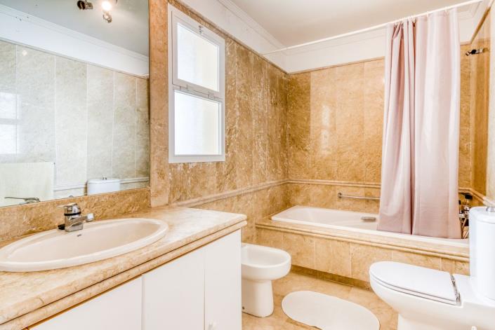 Image No.23-3 Bed Townhouse for sale