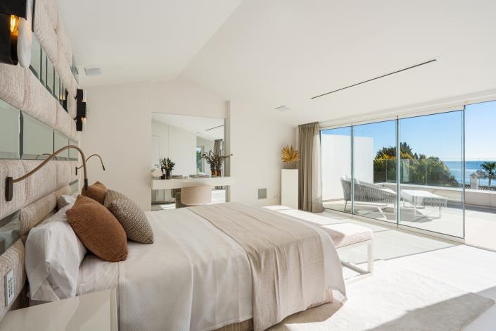 Image No.16-4 Bed Semi-Detached for sale