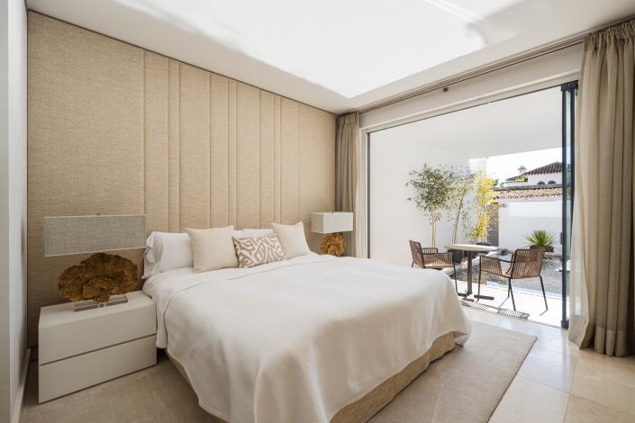 Image No.24-4 Bed Semi-Detached for sale