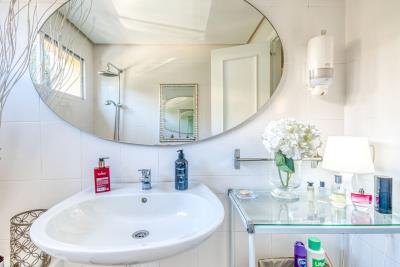 8-e64a9055bba3e77ac8aca3b893cdf826