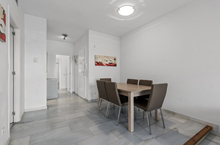 Image No.9-2 Bed Villa / Detached for sale