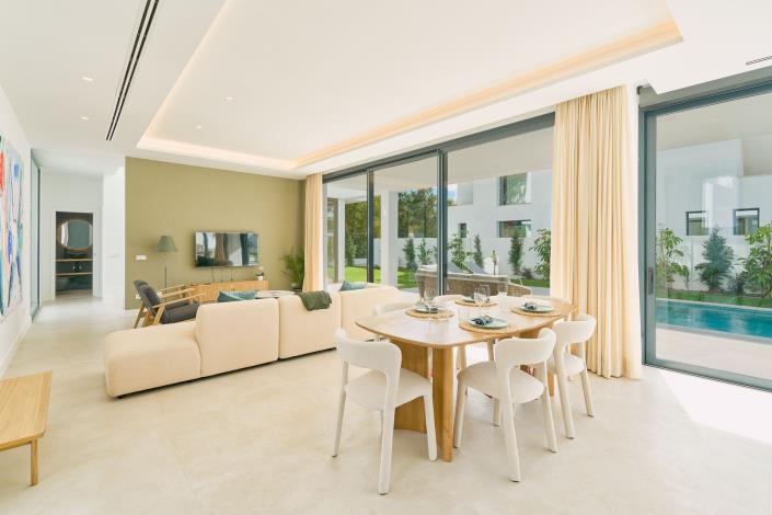 Image No.9-5 Bed Villa for sale