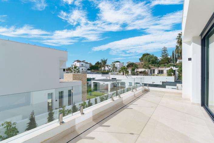 Image No.17-5 Bed Villa for sale