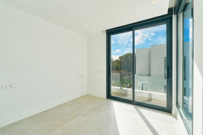 Image No.23-5 Bed Villa for sale