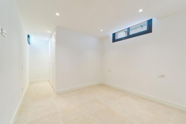 Image No.35-5 Bed Villa for sale