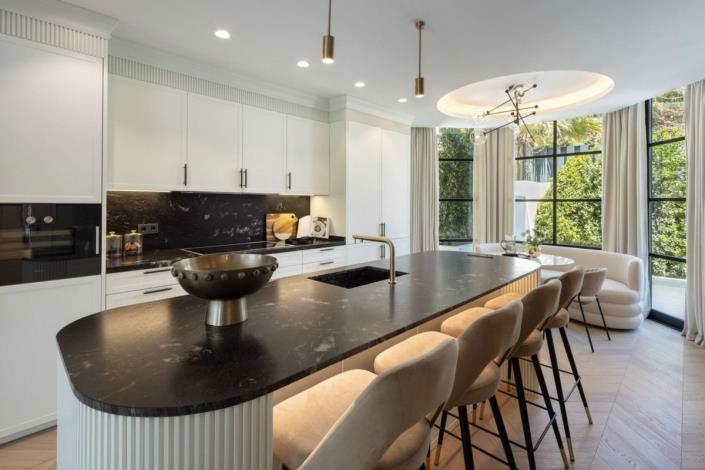 Image No.8-6 Bed Villa for sale