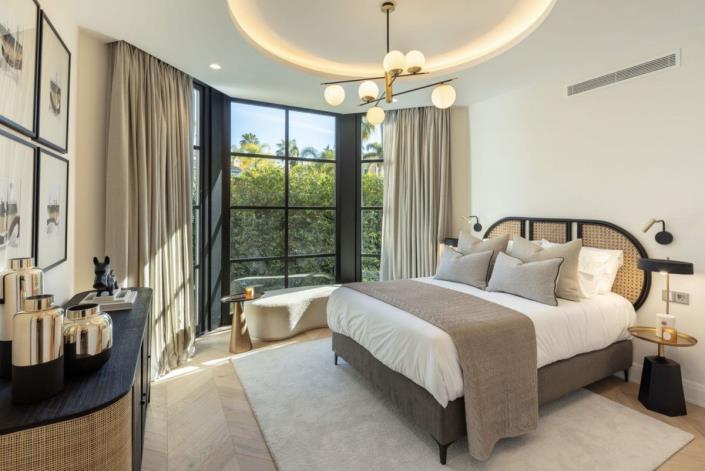 Image No.9-6 Bed Villa for sale