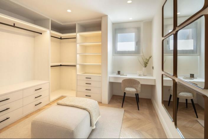 Image No.12-6 Bed Villa for sale