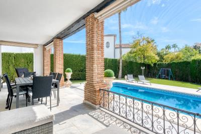 10-bb915d1cb19341576dcdc994b81ab9c5