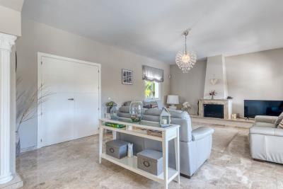 12-53013098fcab6c38b1379cd33298e050