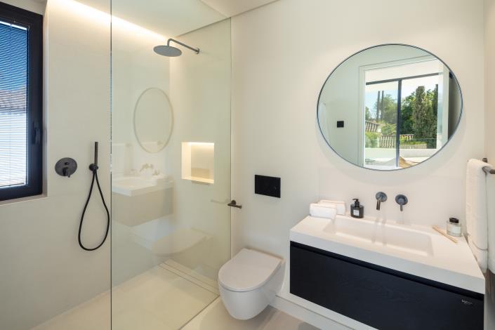 Image No.12-5 Bed Villa for sale