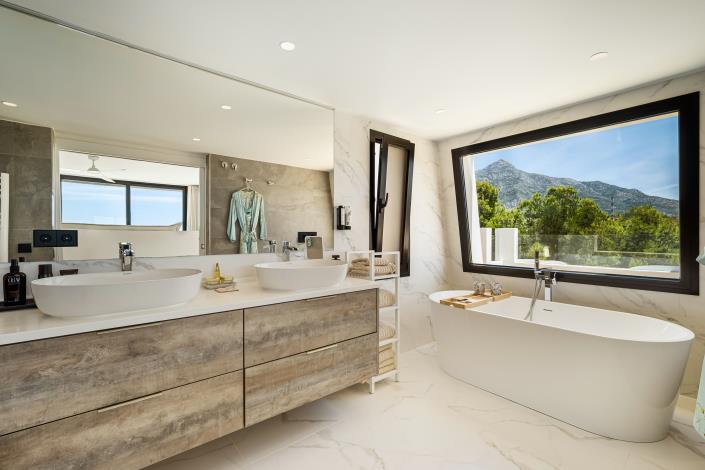 Image No.20-5 Bed Villa for sale