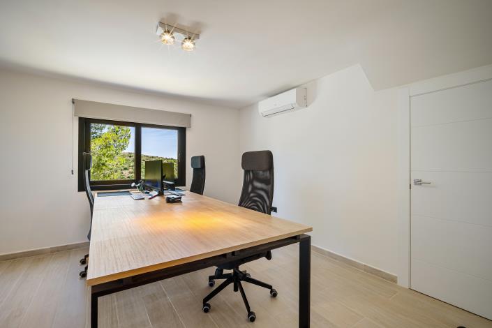 Image No.26-5 Bed Villa for sale