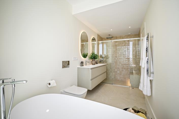 Image No.25-4 Bed Townhouse for sale