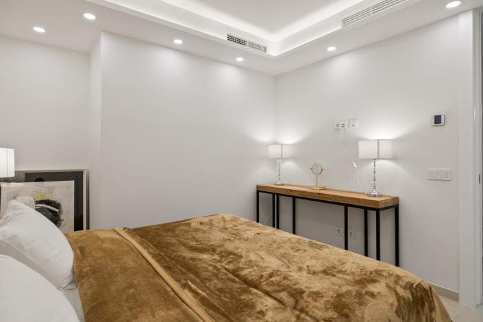 Image No.18-7 Bed Apartment for sale