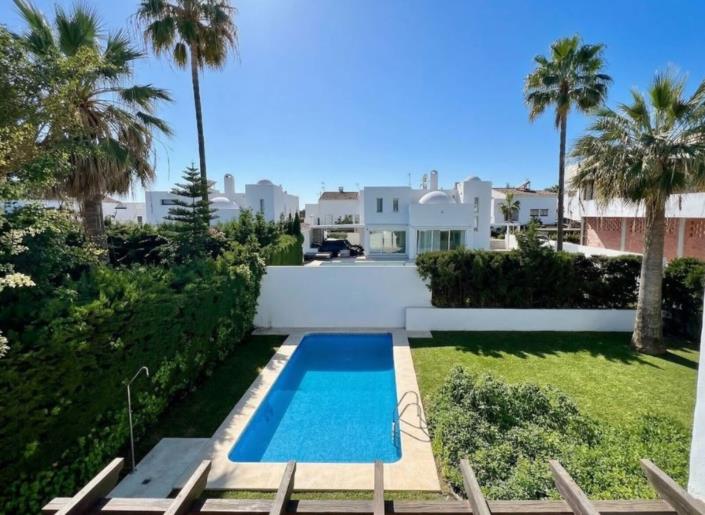 Image No.2-Villa de 5 chambres à vendre à Puerto Banus