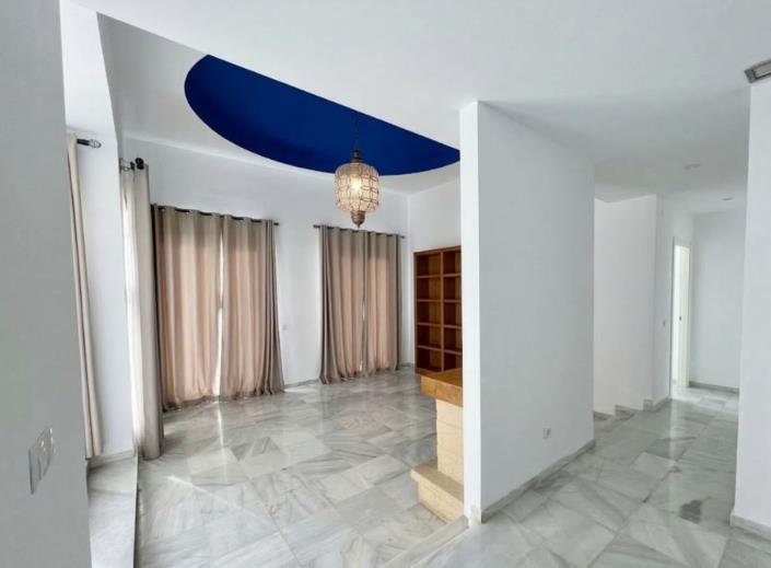 Image No.3-Villa de 5 chambres à vendre à Puerto Banus