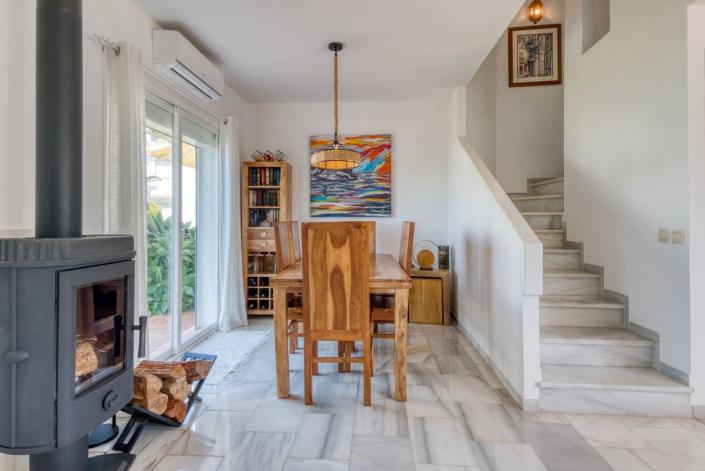 Image No.13-2 Bed Townhouse for sale