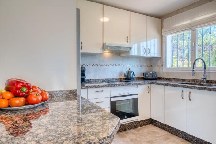 Image No.15-2 Bed Townhouse for sale