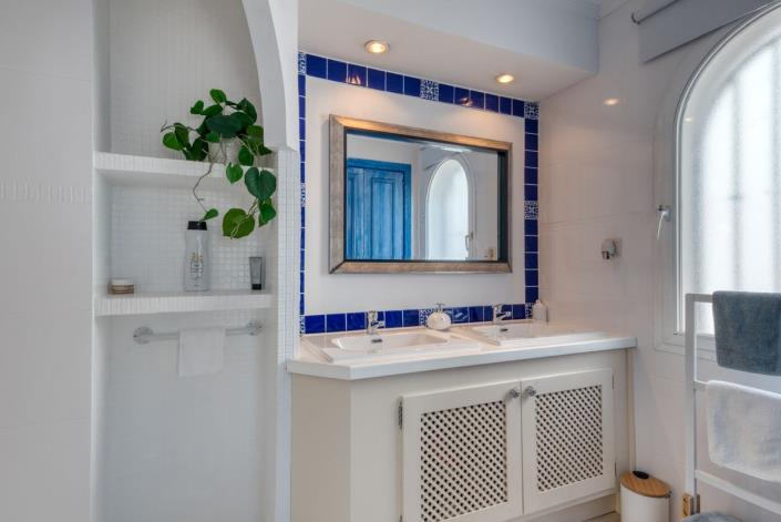 Image No.31-2 Bed Townhouse for sale